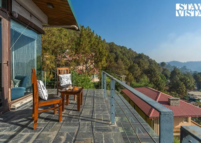 Stayvista At Hillcrest Villa With Valley View, Bonfire And Heater Kasauli